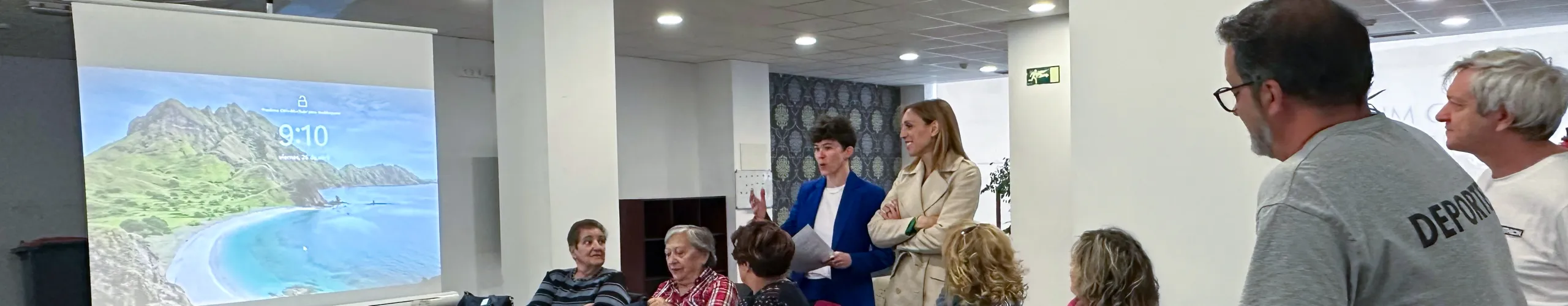 Texto Alternativo: El Centro de Mayores Adolfo Suárez acoge la segunda sesión piloto sobre ‘Vida activa y saludable’ de Envejecimiento Activo, enmarcada en la iniciativa ‘Alcorcón en movimiento’