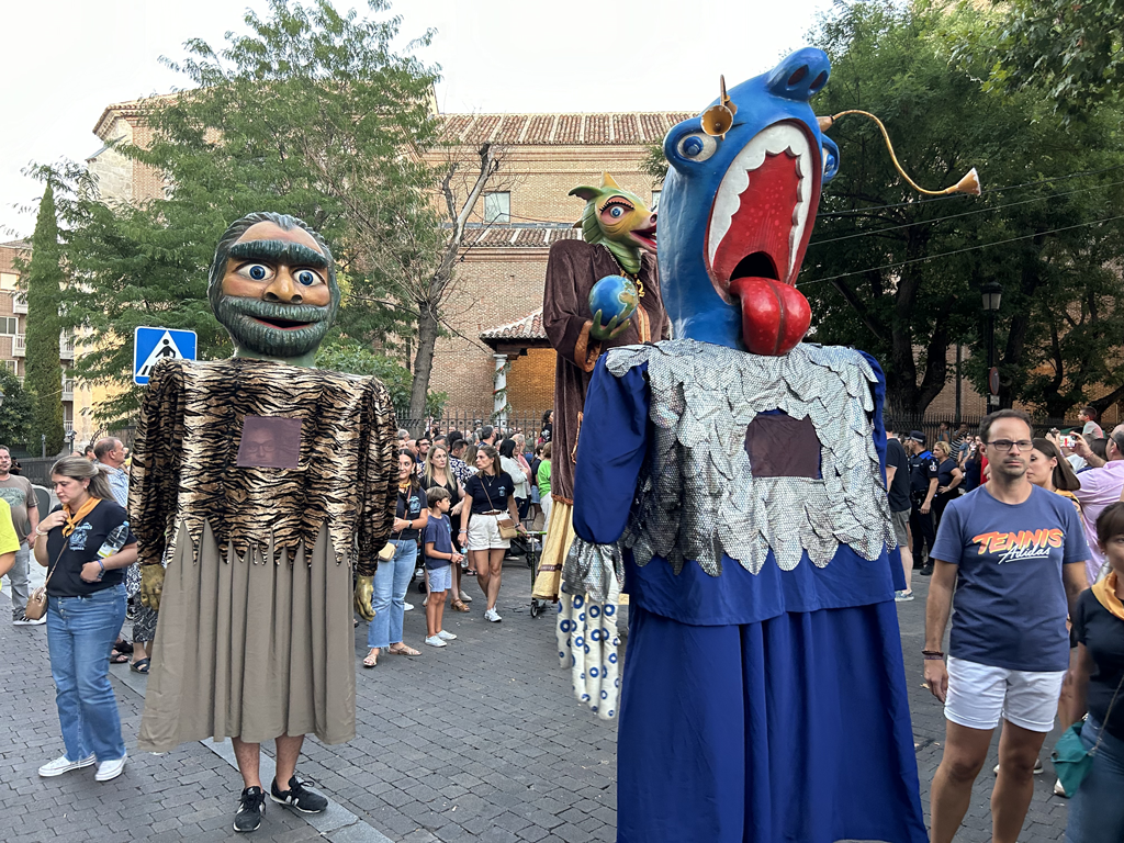 Texto Alternativo: El Desfile de Gigantes y Cabezudos por San Nicasio, ópera, deporte y solidaridad, el finde en Leganés