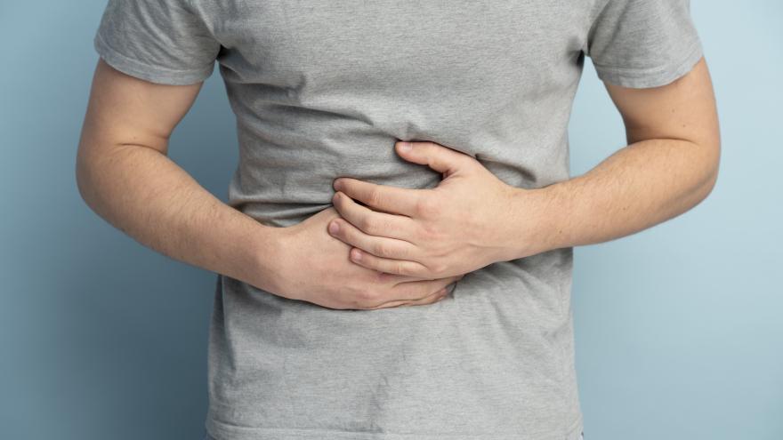 Texto Alternativo: Profesionales del Hospital Universitario de Getafe explican a los pacientes y familiares cómo afrontar el cáncer de colon