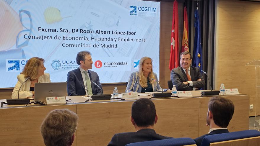 Texto Alternativo: La Comunidad de Madrid es la región mejor valorada por los profesionales de la industria y lidera la producción de suministro de energía