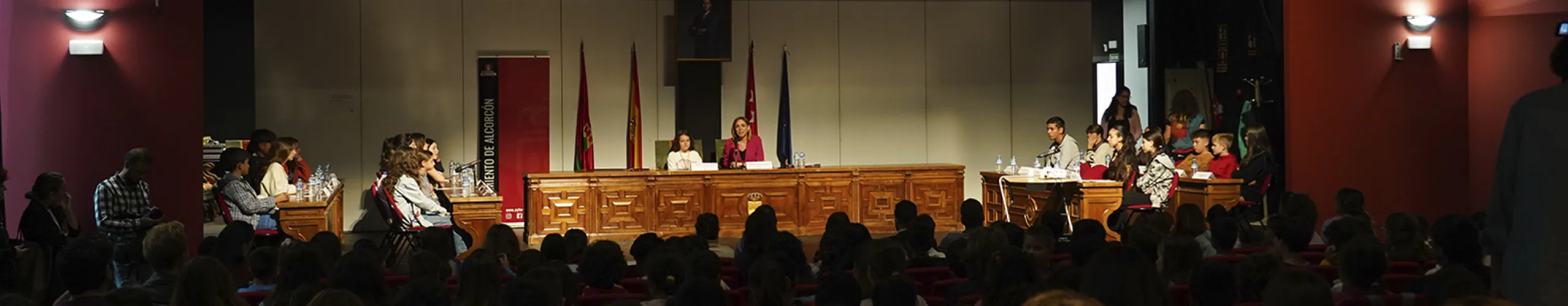 Texto Alternativo: 27 niños y niñas de Alcorcón participan en un Pleno Infantil para plantear sus propuestas de mejora para la ciudad
