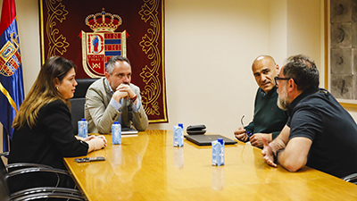 Texto Alternativo: El alcalde mantiene una reunión con la Federación Española de Jugadores de Videojuegos para el fomento de los eSports en Móstoles