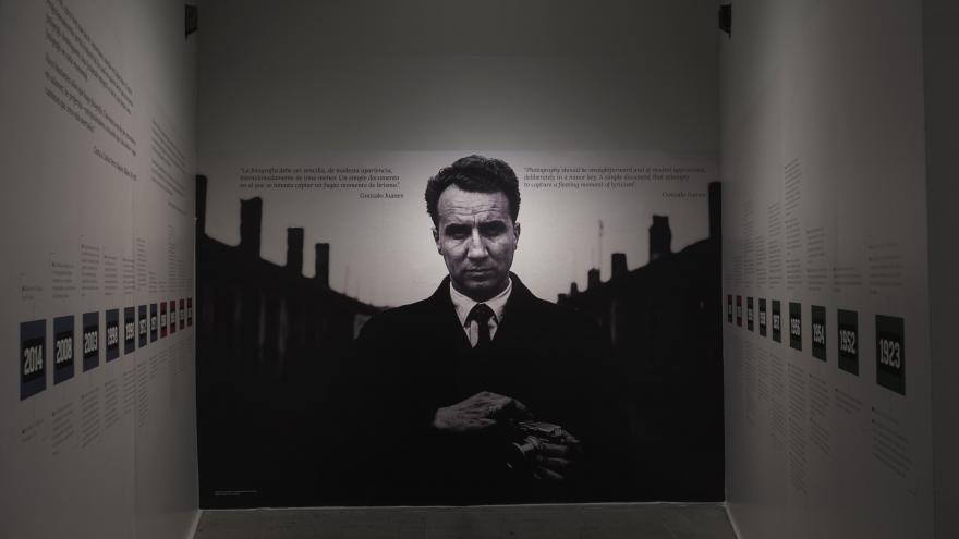 Texto Alternativo: La Comunidad de Madrid dedica una exposición a la obra del fotógrafo Gonzalo Juanes, pionero de la instantánea documental a color