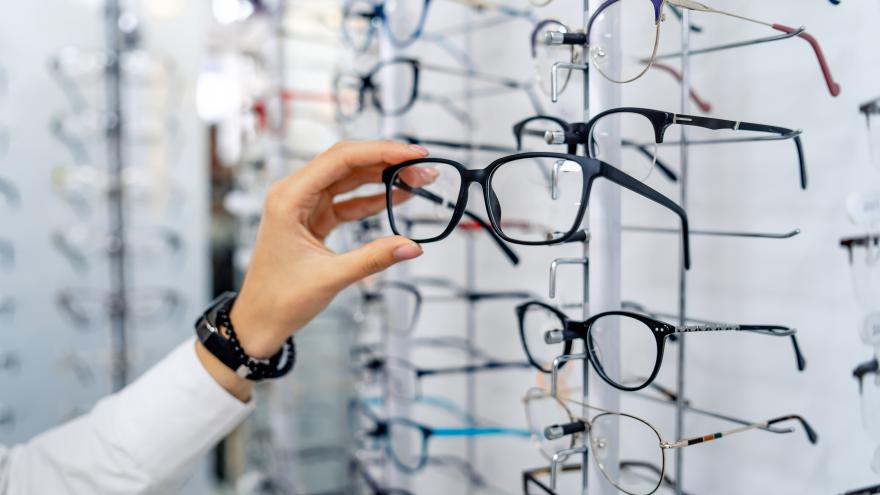 Texto Alternativo: La Comunidad de Madrid facilitará gafas graduadas gratuitas a menores de 14 años que padezcan defectos visuales como miopía o astigmatismo