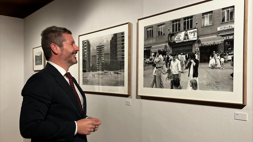 Texto Alternativo: La Comunidad rinde homenaje al fotógrafo Javier Campano con la exposición Barrios. Madrid 1976-1980