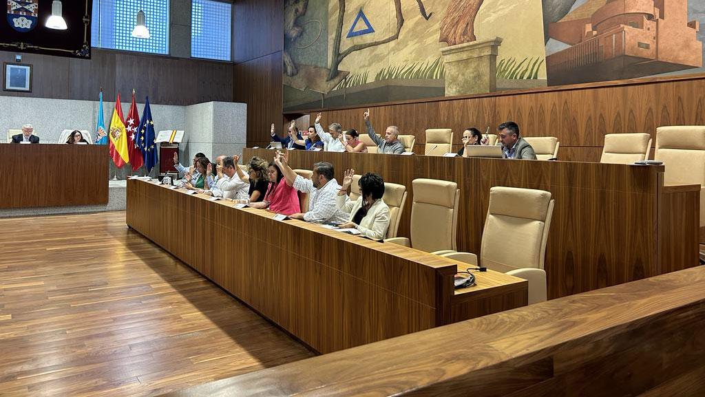 Texto Alternativo: La oposición rechaza en Pleno inversiones para programas contra violencia de género, instrumentos para la Escuela de Música o mejoras para teatros e instalaciones deportivas
