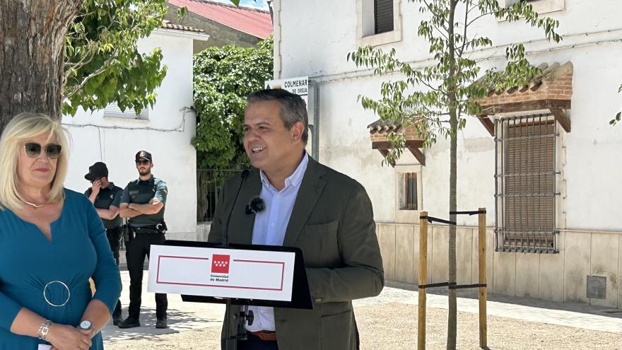 Texto Alternativo: La Comunidad de Madrid convierte la Plaza del Mercado de Villamanrique de Tajo en un espacio peatonal plenamente accesible