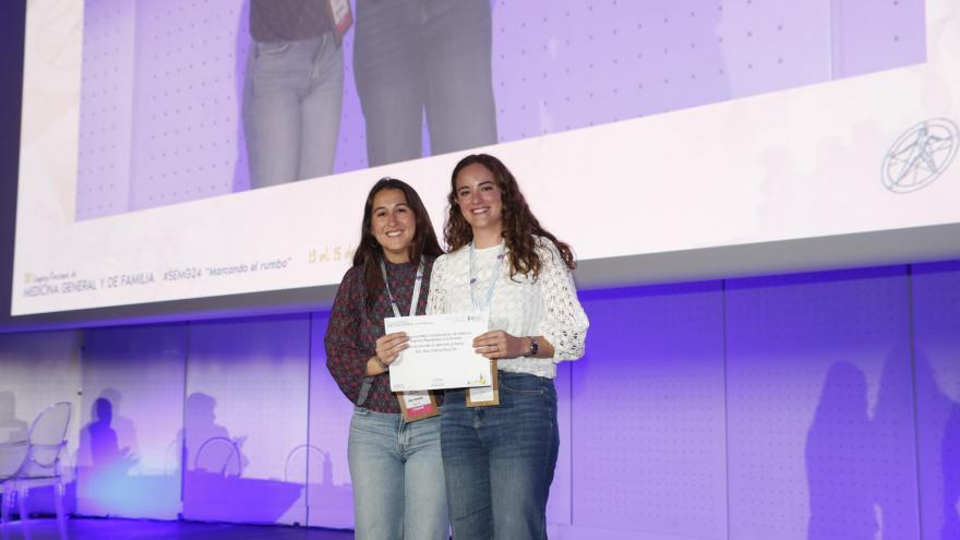 Texto Alternativo: Premio nacional a dos médicos de Atención Primaria de la Comunidad por sus comunicaciones sobre la asistencia al paciente