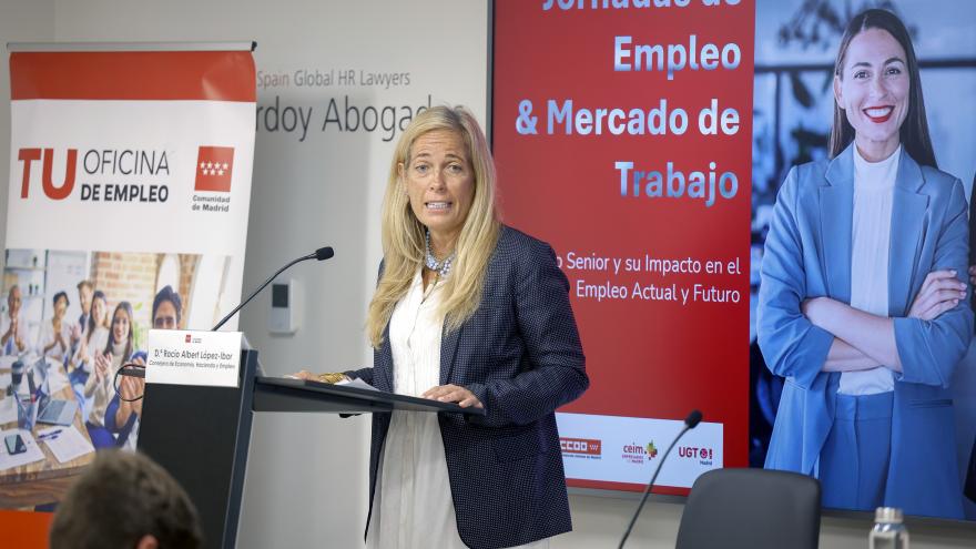 Texto Alternativo: La Comunidad de Madrid invierte 3 millones de euros para incentivar la contratación indefinida de personas mayores de 55 años