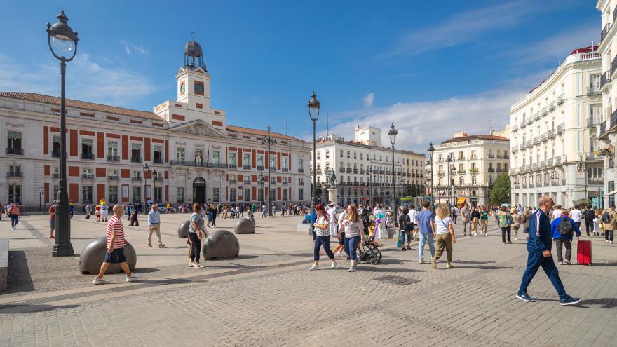 Texto Alternativo: La Comunidad de Madrid atiende a más de 22.000 visitantes en el Centro de Turismo de Sol durante el primer semestre del año