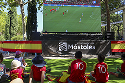 Texto Alternativo: El Ayuntamiento de Móstoles instalará una pantalla gigante en el PAU-4 para seguir la final de España