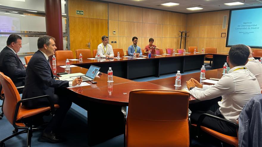 Texto Alternativo: La Comunidad de Madrid reúne a municipios para definir estrategias de protección ante ataques informáticos