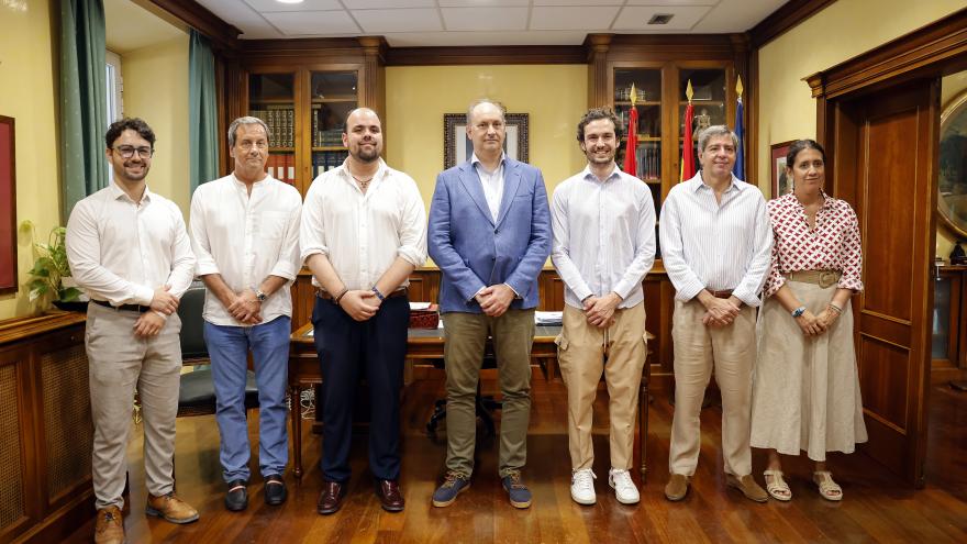 Texto Alternativo: La Comunidad de Madrid refuerza la colaboración con los ayuntamientos de más de 20.000 habitantes para avanzar en digitalización