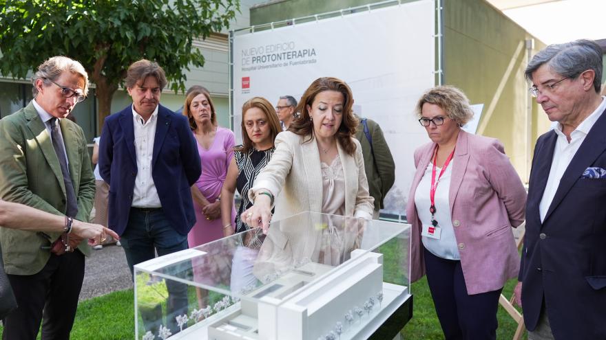 Texto Alternativo: La Comunidad de Madrid inicia las obras de la nueva Unidad de Protonterapia del Hospital público Universitario de Fuenlabrada