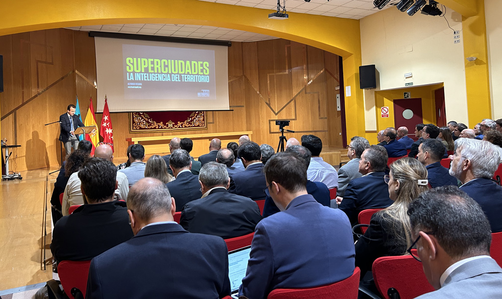 Texto Alternativo: El Ayuntamiento y Fundación Metrópoli presentan el proyecto Ciudad de Leganés a más de 40 entidades y colectivos del municipio