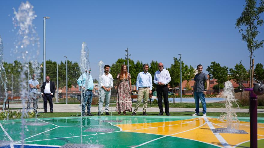Texto Alternativo: La Comunidad de Madrid invierte casi 14 millones de euros en 59 actuaciones para mejorar los parques infantiles y zonas verdes de 45 municipios