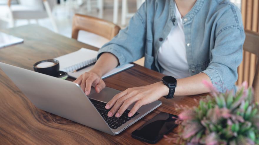 Texto Alternativo: La Comunidad de Madrid ha formado desde 2021 a 111 jóvenes en Comercio Exterior de los que el 75% trabajan en compañías internacionales