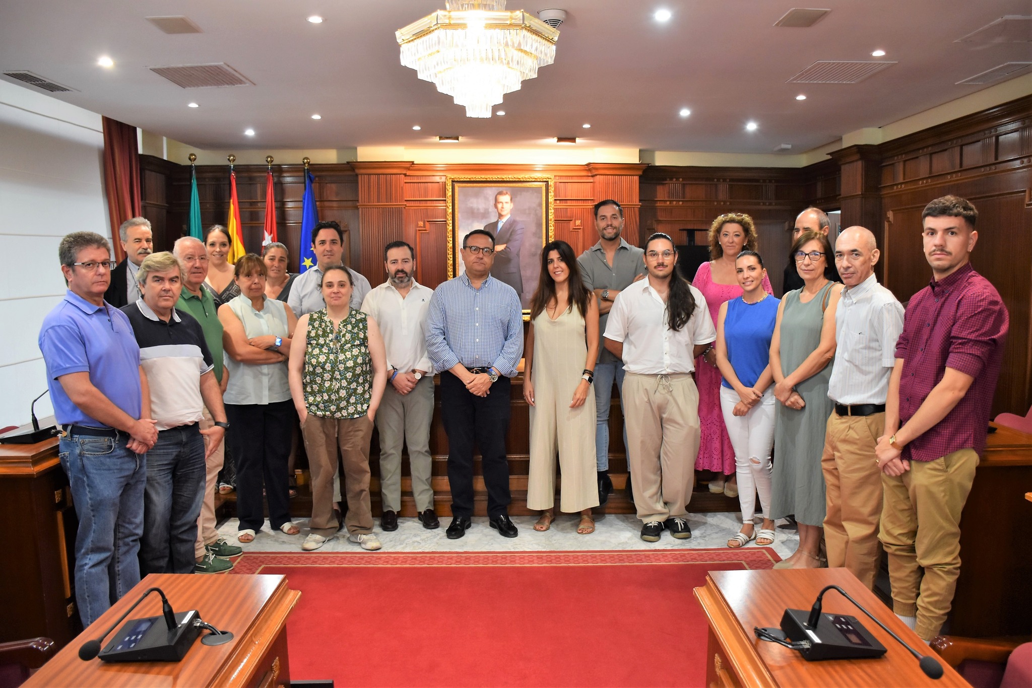 Texto Alternativo: Doce trabajadores se incorporan a la plantilla municipal gracias a una subvención de la Comunidad de Madrid para parados de larga duración