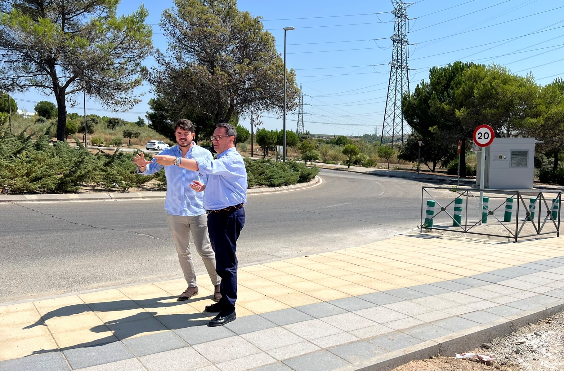Texto Alternativo: Finalizan las obras de mejora en el acceso a las urbanizaciones El Bosque y Monte de la Villa