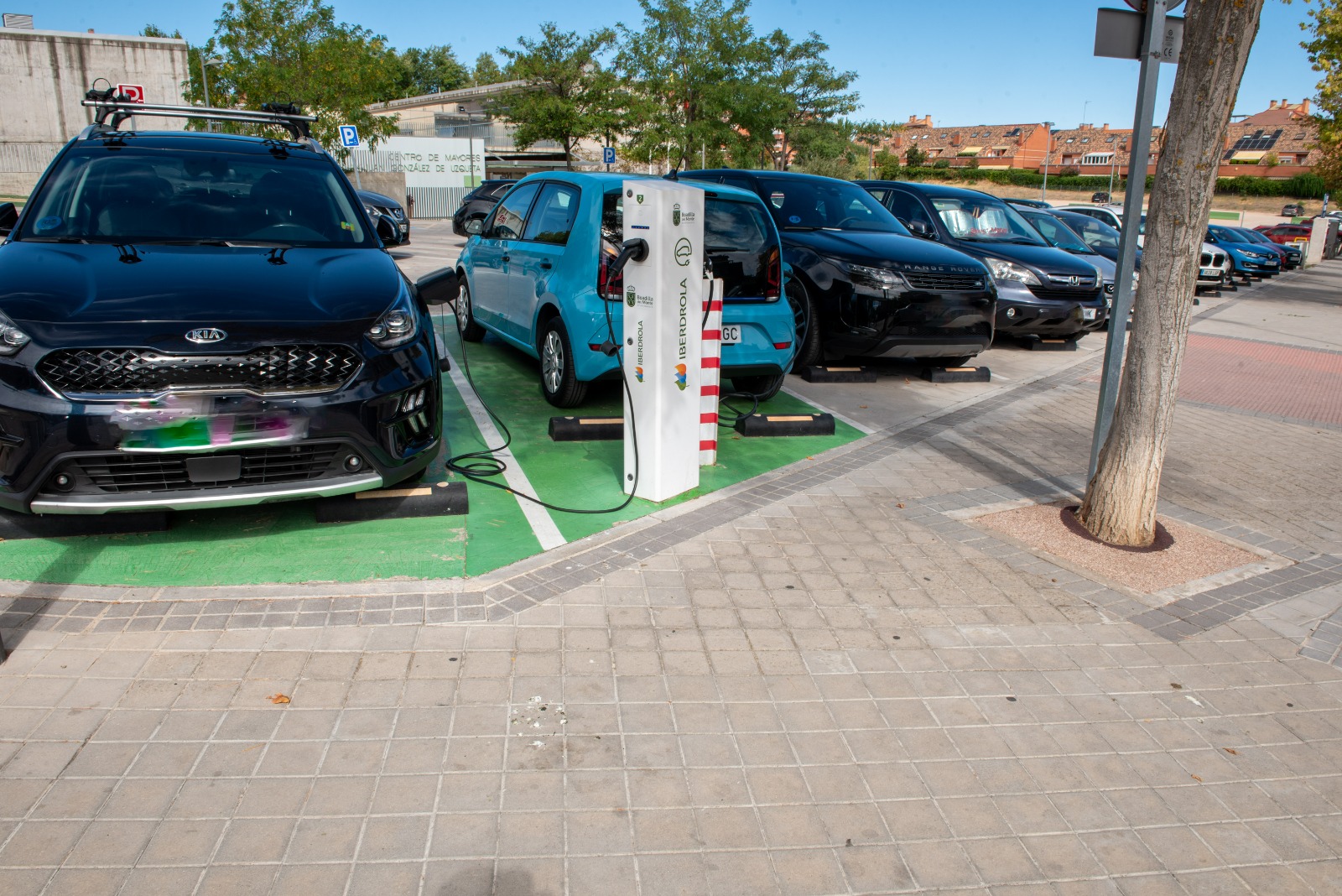 Texto Alternativo: Boadilla empezará a cobrar por la carga de los vehículos eléctricos para mejorar y ampliar el servicio