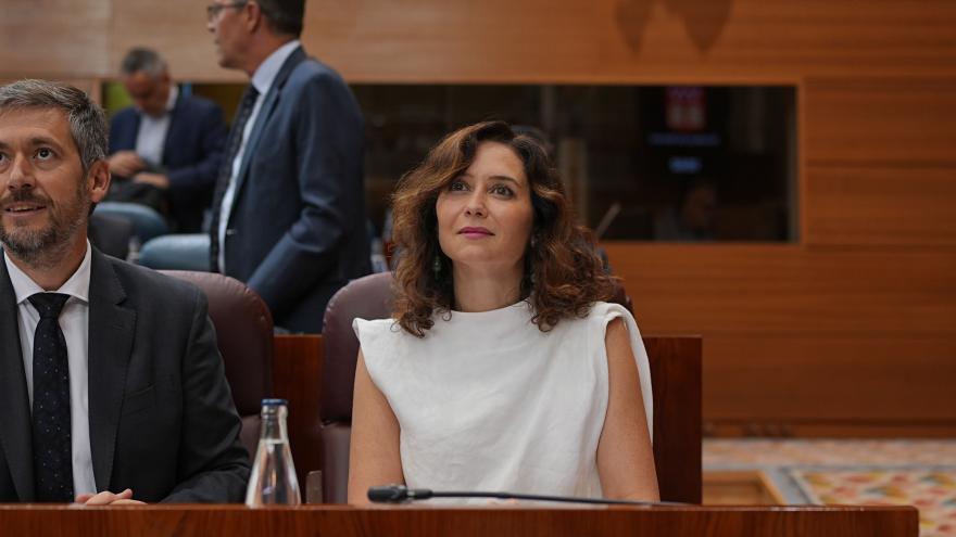 Texto Alternativo: Díaz Ayuso anuncia el programa Colegios compartidos para que los alumnos puedan disfrutar de actividades artísticas o deportivas en otros centros