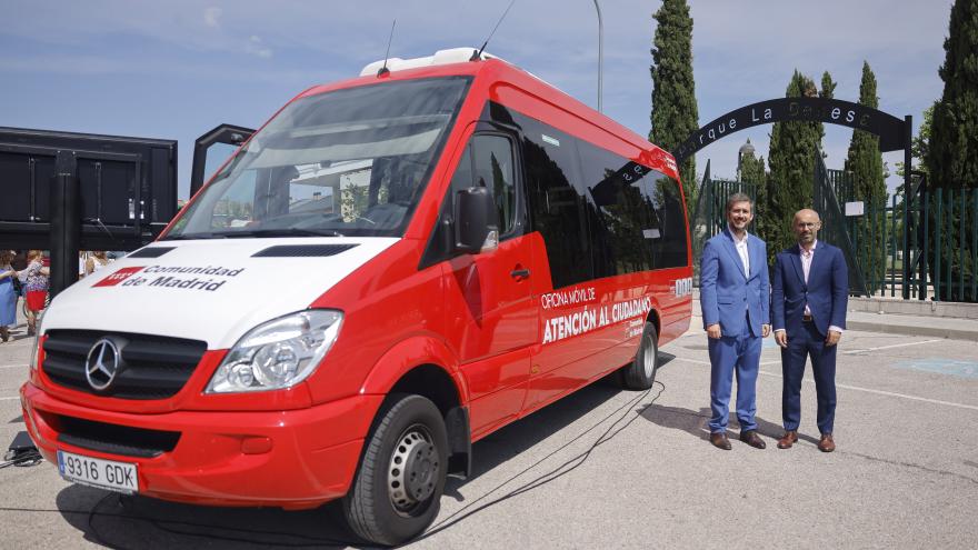 Texto Alternativo: La Comunidad de Madrid duplica las Oficinas Móviles de Atención al Ciudadano para asistir a todos los municipios de menos de 20.000 habitantes