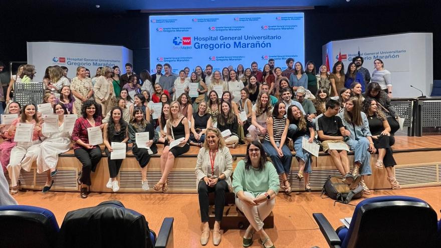 Texto Alternativo: Atención Primaria celebra la jornada de despedida de 214 residentes de Medicina de Familia, la promoción que inició su formación en plena pandemia
