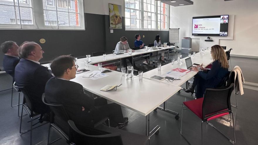 Texto Alternativo: La Comunidad de Madrid y Reino Unido aúnan esfuerzos para impulsar la transformación digital de sus servicios públicos