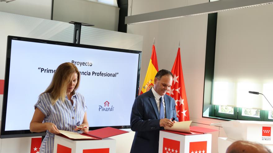 Texto Alternativo: La Comunidad de Madrid logra la inserción laboral del 75% de jóvenes vulnerables que han participado en Primera Experiencia Profesional
