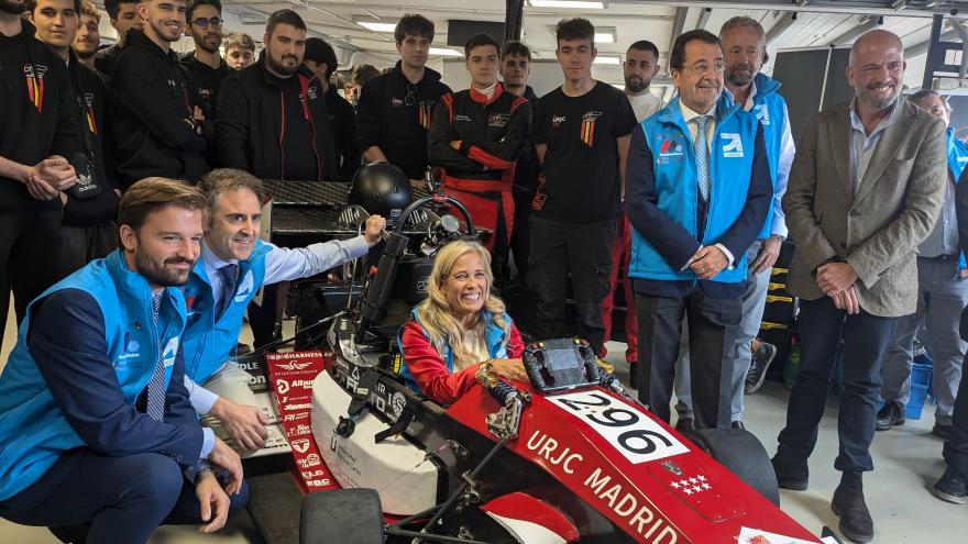 Texto Alternativo: La Comunidad de Madrid patrocina el IV Madrid Motor Student con vehículos diseñados por universitarios