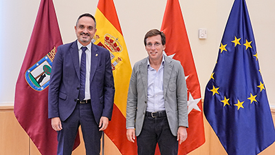 Texto Alternativo: El alcalde de Móstoles se reúne con el alcalde de Madrid para abordar el soterramiento de la A-5