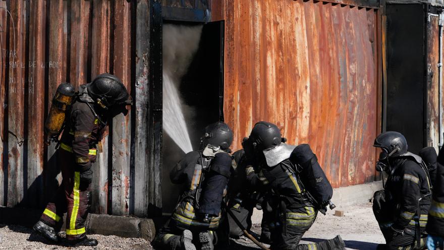 Texto Alternativo: La Comunidad de Madrid aprueba 3,1 millones para equipos de protección respiratoria de última generación de su Cuerpo de Bomberos