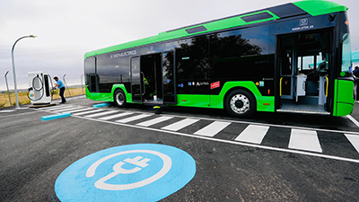 Texto Alternativo: Móstoles suma 21 nuevos autobuses eléctricos a su flota de transporte público
