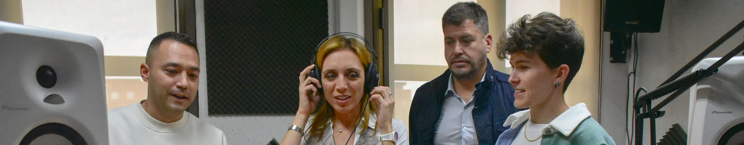 Texto Alternativo: El Centro Joven Yolanda González impulsa una radio audiovisual para incentivar la participación y creatividad juvenil en Alcorcón