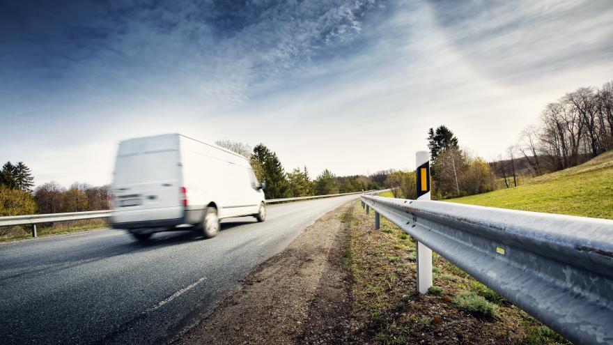Texto Alternativo: La Comunidad de Madrid amplía a 40 millones las ayudas públicas para renovar vehículos de transporte de viajeros y mercancías