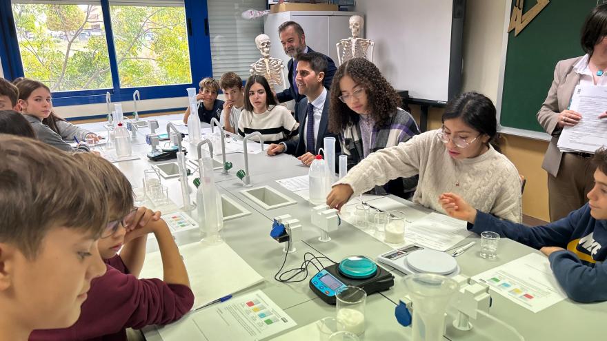 Texto Alternativo: La Comunidad de Madrid incorporará desde el próximo año los cursos de 1º y 2º de Secundaria a colegios públicos de Infantil y Primaria