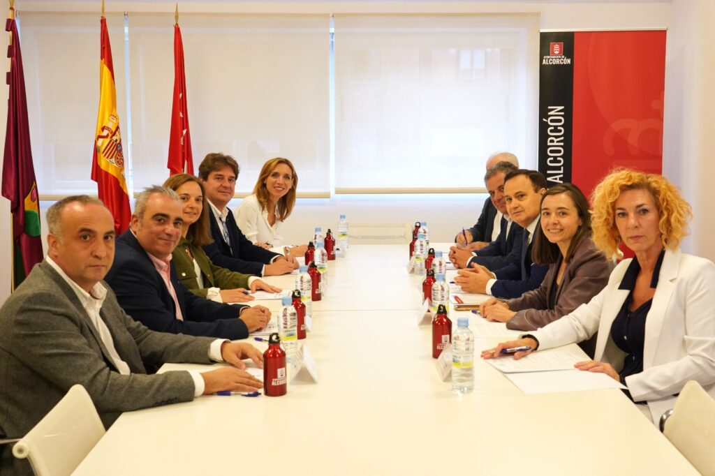 Texto Alternativo: Constituida la comisión de alcaldesas y alcaldes para declarar las zonas tensionadas en Madrid