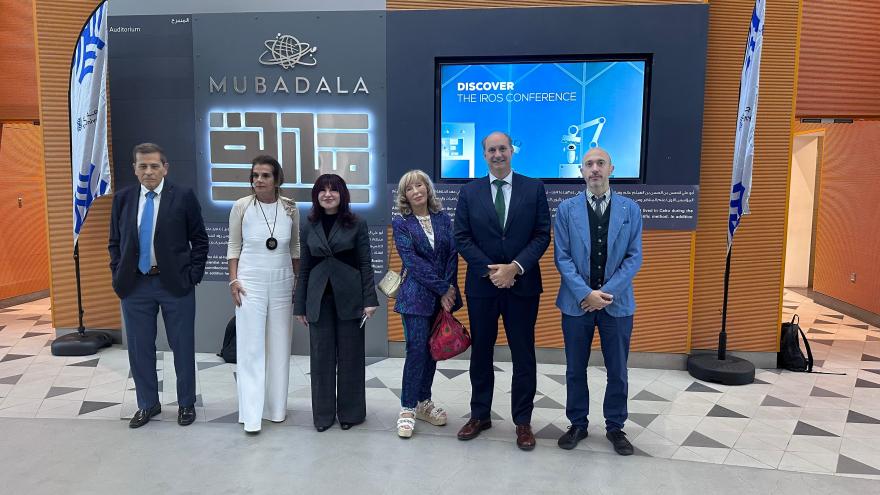 Texto Alternativo: La Comunidad de Madrid comparte en Abu Dhabi su modelo de digitalización con expertos del sector