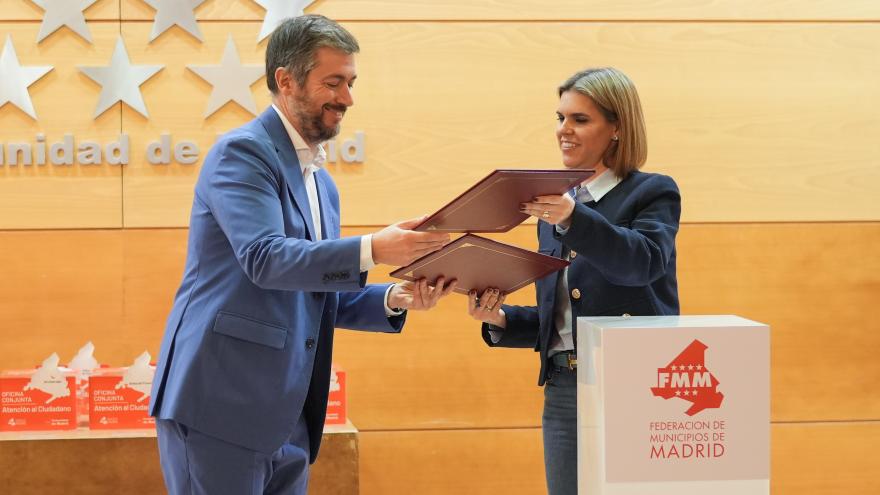 Texto Alternativo: La Comunidad de Madrid y la FMM firman un convenio de colaboración para impulsar la creación de nuevas Oficinas de Atención al Ciudadano