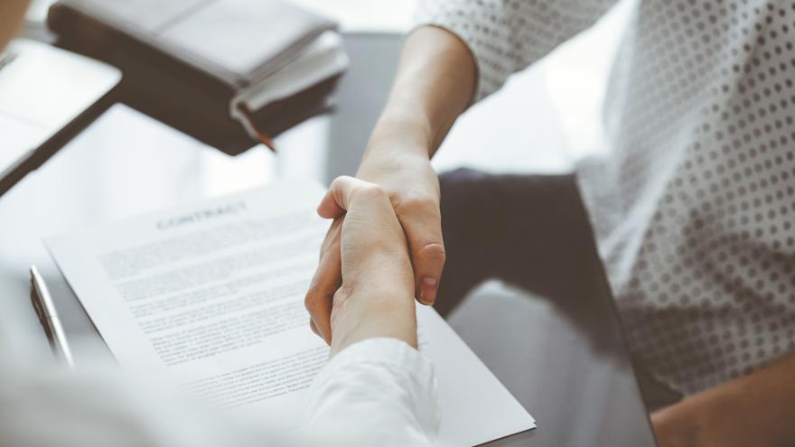 Texto Alternativo: La Comunidad de Madrid aprueba nuevas ayudas para la contratación de menores de 30 años