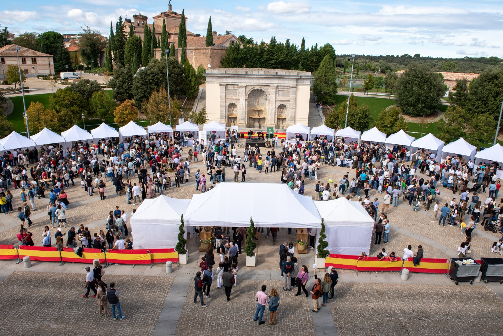 Texto Alternativo: Celebrado el sorteo de una experiencia de enoturismo entre los participantes en la Feria del Vino