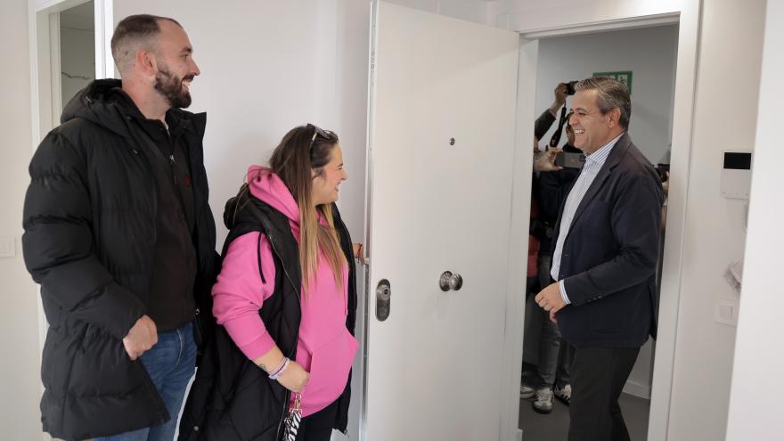 Texto Alternativo: La Comunidad de Madrid entrega 154 nuevas viviendas del Plan Vive en Alcalá de Henares destinadas a alquiler a precio asequible