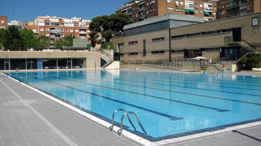 Texto Alternativo: La Comunidad de Madrid aprueba el Decreto que actualiza la normativa de piscinas para aumentar la protección de los usuarios