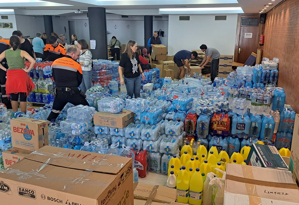 Texto Alternativo: Ola de solidaridad en Villaviciosa de Odón para ayudar a los damnificados por la DANA