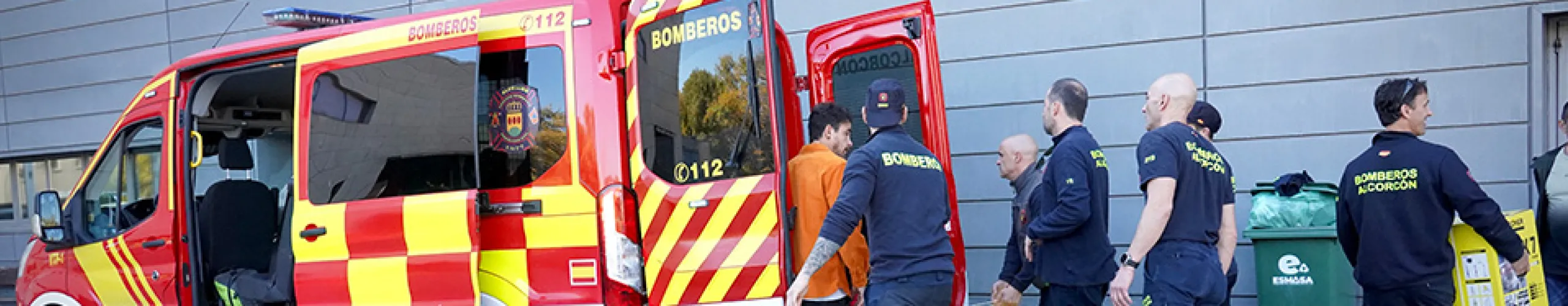 Texto Alternativo: El Plan Municipal ‘Alcorcón con Valencia’ prosigue hoy con el envío de un nuevo grupo de bomberos a Valencia y el impulso de la campaña de recogida de donaciones