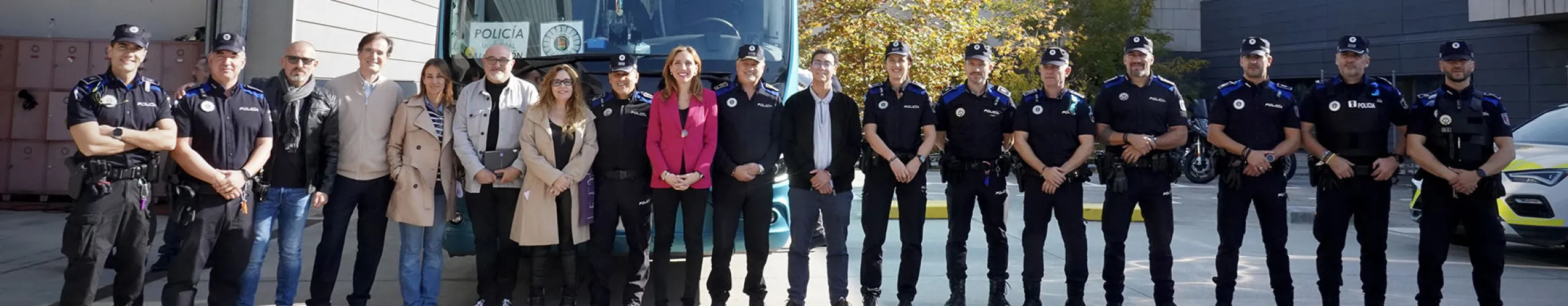 Texto Alternativo: Envío de diez policías municipales con drones a Paiporta y reunión con Bomberos Unidos Sin Fronteras-BUSF, nuevas acciones del Plan Municipal ‘Alcorcón con Valencia’