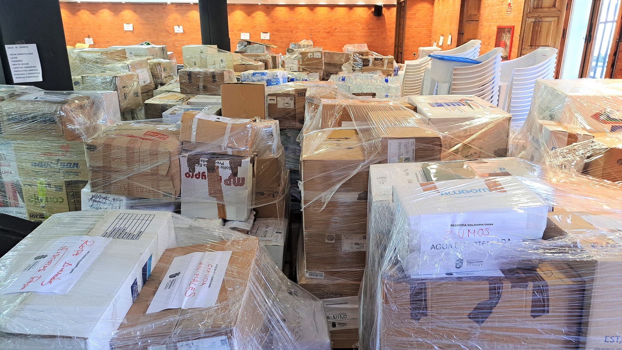 Texto Alternativo: Villaviciosa de Odón recaudó más de 50 toneladas de ayuda humanitaria para los afectados por la DANA