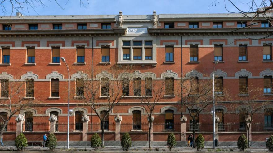 Texto Alternativo: Un fisioterapeuta del Hospital público Santa Cristina participa en el Congreso Nacional de Dolor y Fisioterapia con un estudio sobre artroscopia de hombro