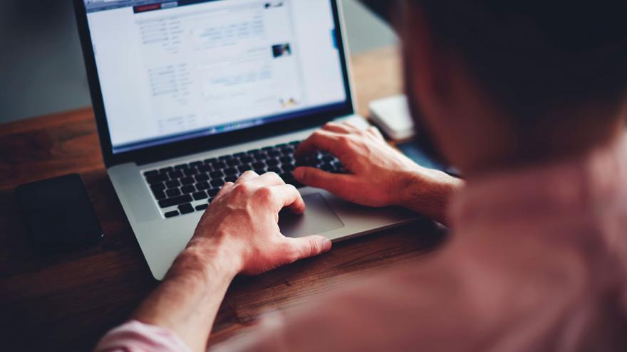 Texto Alternativo: La Comunidad de Madrid moderniza los sistemas informáticos y el equipamiento tecnológico de los servicios públicos de empleo