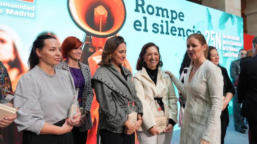 Texto Alternativo: La Comunidad de Madrid homenajea a cinco instituciones y personas que trabajan en la atención a las mujeres víctimas de violencia
